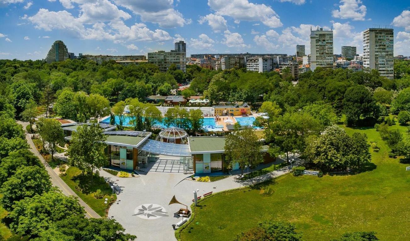 Seaview Lazur Apartment Burgas Exterior photo